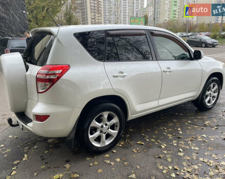 Белый Тойота РАВ 4, объемом двигателя 2 л и пробегом 122 тыс. км за 13900 $, фото 10 на Automoto.ua
