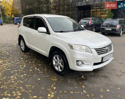 Белый Тойота РАВ 4, объемом двигателя 2 л и пробегом 122 тыс. км за 13900 $, фото 8 на Automoto.ua