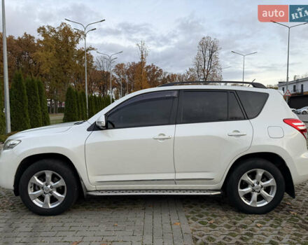 Белый Тойота РАВ 4, объемом двигателя 1.99 л и пробегом 225 тыс. км за 13200 $, фото 1 на Automoto.ua