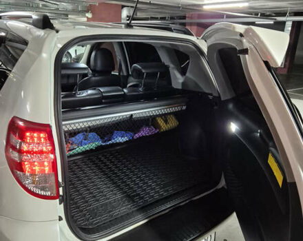 Белый Тойота РАВ 4, объемом двигателя 1.99 л и пробегом 226 тыс. км за 15000 $, фото 14 на Automoto.ua