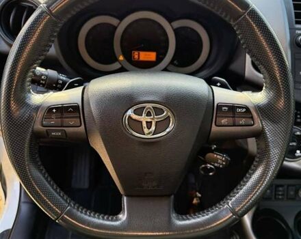 Білий Тойота РАВ 4, об'ємом двигуна 2 л та пробігом 128 тис. км за 15399 $, фото 4 на Automoto.ua