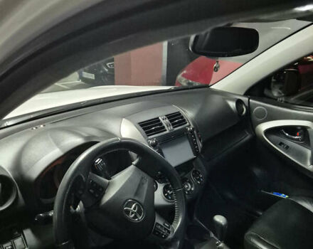 Белый Тойота РАВ 4, объемом двигателя 1.99 л и пробегом 226 тыс. км за 15000 $, фото 21 на Automoto.ua