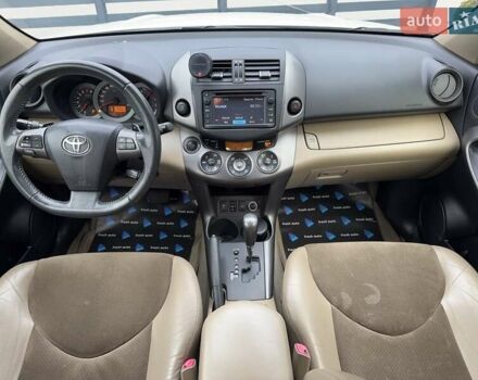 Білий Тойота РАВ 4, об'ємом двигуна 2 л та пробігом 297 тис. км за 14900 $, фото 3 на Automoto.ua