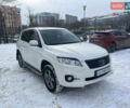 Белый Тойота РАВ 4, объемом двигателя 2 л и пробегом 131 тыс. км за 11500 $, фото 1 на Automoto.ua