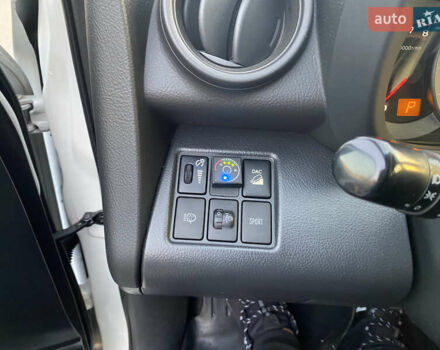 Тойота РАВ 4 2012 в Киеве на Automoto.ua Белый Тойота РАВ 4, объемом двигателя 1.99 л и пробегом 125 тыс. км за 16500 $, фото 8 на Automoto.ua