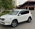 Білий Тойота РАВ 4, об'ємом двигуна 2 л та пробігом 150 тис. км за 14986 $, фото 1 на Automoto.ua