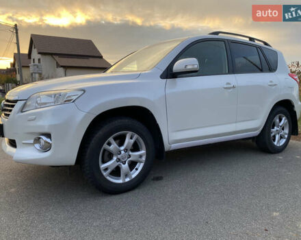 Тойота РАВ 4 2012 в Киеве на Automoto.ua Белый Тойота РАВ 4, объемом двигателя 1.99 л и пробегом 125 тыс. км за 16500 $, фото 33 на Automoto.ua