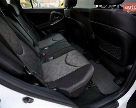 Білий Тойота РАВ 4, об'ємом двигуна 0 л та пробігом 253 тис. км за 6200 $, фото 17 на Automoto.ua