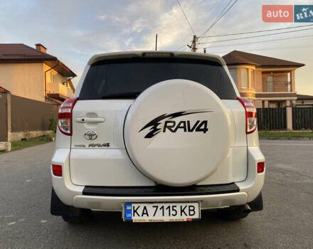 Тойота РАВ 4 2012 в Киеве на Automoto.ua Белый Тойота РАВ 4, объемом двигателя 1.99 л и пробегом 125 тыс. км за 16500 $, фото 16 на Automoto.ua