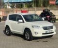 Белый Тойота РАВ 4, объемом двигателя 2 л и пробегом 259 тыс. км за 14700 $, фото 1 на Automoto.ua
