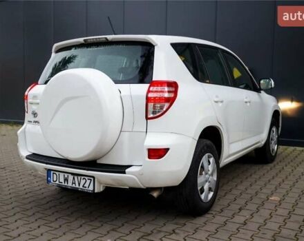 Білий Тойота РАВ 4, об'ємом двигуна 0 л та пробігом 253 тис. км за 6200 $, фото 3 на Automoto.ua