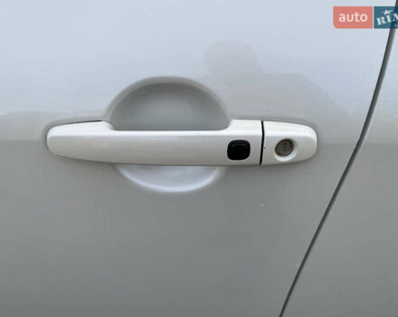 Тойота РАВ 4 2012 в Киеве на Automoto.ua Белый Тойота РАВ 4, объемом двигателя 1.99 л и пробегом 125 тыс. км за 16500 $, фото 35 на Automoto.ua