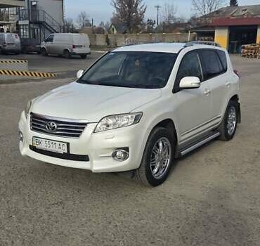 Белый Тойота РАВ 4, объемом двигателя 2 л и пробегом 296 тыс. км за 15000 $, фото 2 на Automoto.ua