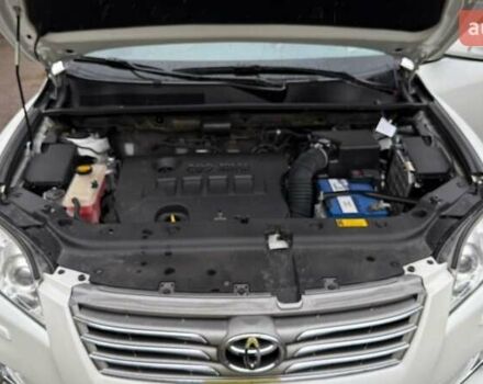 Білий Тойота РАВ 4, об'ємом двигуна 2 л та пробігом 132 тис. км за 15500 $, фото 8 на Automoto.ua