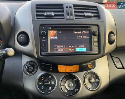 Тойота РАВ 4 2012 в Киеве на Automoto.ua Белый Тойота РАВ 4, объемом двигателя 1.99 л и пробегом 125 тыс. км за 16500 $, фото 3 на Automoto.ua