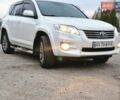 Белый Тойота РАВ 4, объемом двигателя 2.23 л и пробегом 255 тыс. км за 15000 $, фото 1 на Automoto.ua