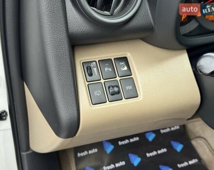 Білий Тойота РАВ 4, об'ємом двигуна 2 л та пробігом 297 тис. км за 14900 $, фото 14 на Automoto.ua