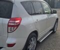 Белый Тойота РАВ 4, объемом двигателя 2 л и пробегом 296 тыс. км за 15000 $, фото 4 на Automoto.ua