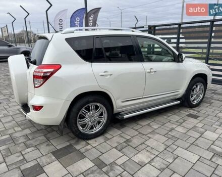 Білий Тойота РАВ 4, об'ємом двигуна 2 л та пробігом 297 тис. км за 14900 $, фото 2 на Automoto.ua