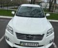 Белый Тойота РАВ 4, объемом двигателя 0 л и пробегом 158 тыс. км за 13500 $, фото 1 на Automoto.ua