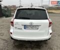 Білий Тойота РАВ 4, об'ємом двигуна 2.2 л та пробігом 245 тис. км за 10500 $, фото 1 на Automoto.ua