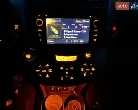 Тойота РАВ 4 2012 в Киеве на Automoto.ua Белый Тойота РАВ 4, объемом двигателя 1.99 л и пробегом 125 тыс. км за 16500 $, фото 45 на Automoto.ua