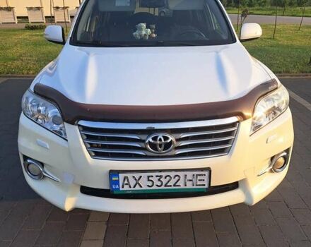 Білий Тойота РАВ 4, об'ємом двигуна 2 л та пробігом 208 тис. км за 12000 $, фото 6 на Automoto.ua