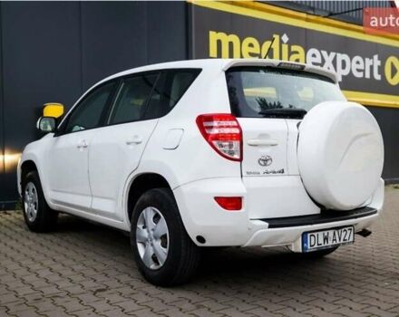Білий Тойота РАВ 4, об'ємом двигуна 0 л та пробігом 253 тис. км за 6200 $, фото 1 на Automoto.ua