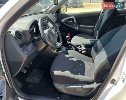 Белый Тойота РАВ 4, объемом двигателя 2.2 л и пробегом 269 тыс. км за 7800 $, фото 13 на Automoto.ua