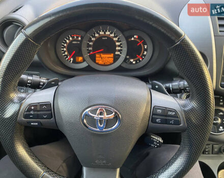 Тойота РАВ 4 2012 в Киеве на Automoto.ua Белый Тойота РАВ 4, объемом двигателя 1.99 л и пробегом 125 тыс. км за 16500 $, фото 4 на Automoto.ua