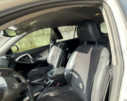 Белый Тойота РАВ 4, объемом двигателя 1.99 л и пробегом 162 тыс. км за 13500 $, фото 6 на Automoto.ua