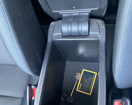 Білий Тойота РАВ 4, об'ємом двигуна 2.23 л та пробігом 158 тис. км за 15400 $, фото 51 на Automoto.ua