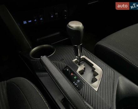 Белый Тойота РАВ 4, объемом двигателя 2.5 л и пробегом 250 тыс. км за 14000 $, фото 28 на Automoto.ua