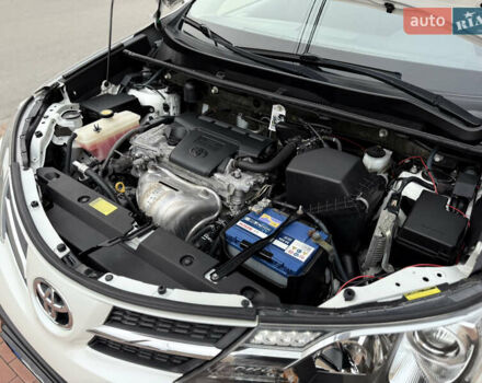 Белый Тойота РАВ 4, объемом двигателя 2.5 л и пробегом 79 тыс. км за 19200 $, фото 71 на Automoto.ua