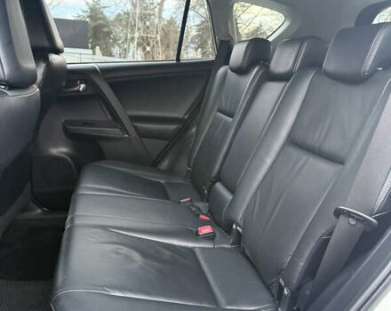 Білий Тойота РАВ 4, об'ємом двигуна 2.5 л та пробігом 195 тис. км за 17300 $, фото 8 на Automoto.ua