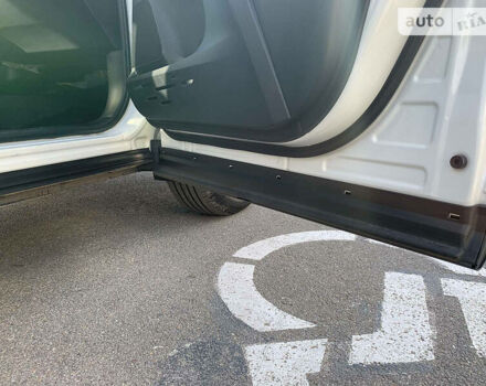 Тойота РАВ 4 2013 в Харькове на Automoto.ua Белый Тойота РАВ 4, объемом двигателя 2.5 л и пробегом 139 тыс. км за 20500 $, фото 11 на Automoto.ua