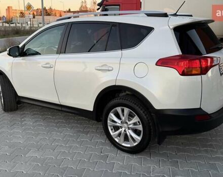 Тойота РАВ 4 2013 в Тернополе на Automoto.ua Белый Тойота РАВ 4, объемом двигателя 2.49 л и пробегом 169 тыс. км за 15999 $, фото 5 на Automoto.ua