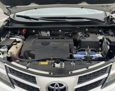 Білий Тойота РАВ 4, об'ємом двигуна 2.23 л та пробігом 157 тис. км за 17200 $, фото 6 на Automoto.ua