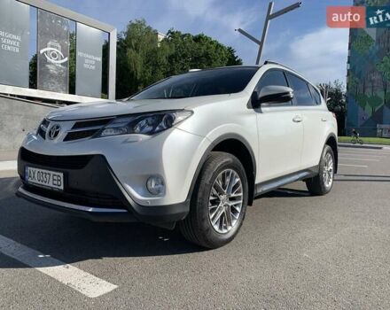 Белый Тойота РАВ 4, объемом двигателя 2.5 л и пробегом 139 тыс. км за 19000 $, фото 1 на Automoto.ua