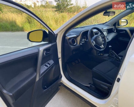 Білий Тойота РАВ 4, об'ємом двигуна 2.23 л та пробігом 158 тис. км за 15400 $, фото 35 на Automoto.ua