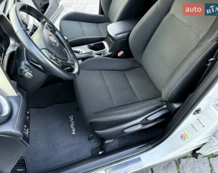 Белый Тойота РАВ 4, объемом двигателя 2 л и пробегом 98 тыс. км за 18200 $, фото 34 на Automoto.ua