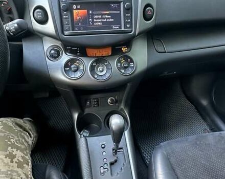 Білий Тойота РАВ 4, об'ємом двигуна 2.23 л та пробігом 199 тис. км за 14300 $, фото 8 на Automoto.ua