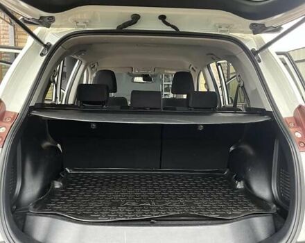 Білий Тойота РАВ 4, об'ємом двигуна 2.23 л та пробігом 157 тис. км за 17200 $, фото 5 на Automoto.ua