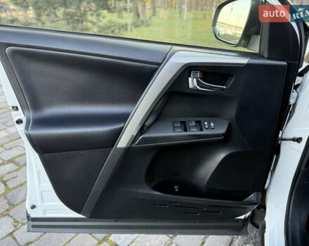 Белый Тойота РАВ 4, объемом двигателя 2 л и пробегом 98 тыс. км за 18200 $, фото 30 на Automoto.ua