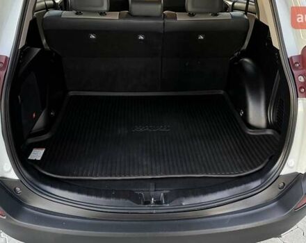 Тойота РАВ 4 2013 в Тернополе на Automoto.ua Белый Тойота РАВ 4, объемом двигателя 2.49 л и пробегом 169 тыс. км за 15999 $, фото 29 на Automoto.ua