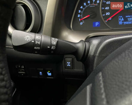 Белый Тойота РАВ 4, объемом двигателя 2.5 л и пробегом 250 тыс. км за 14000 $, фото 21 на Automoto.ua