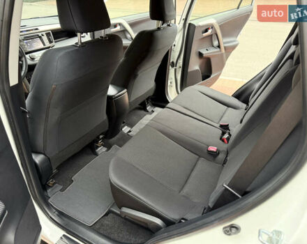 Белый Тойота РАВ 4, объемом двигателя 2.5 л и пробегом 79 тыс. км за 19200 $, фото 44 на Automoto.ua