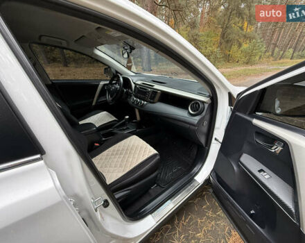 Тойота РАВ 4 2013 у Києві на Automoto.ua Білий Тойота РАВ 4, об'ємом двигуна 2 л та пробігом 192 тис. км за 16800 $, фото 35 на Automoto.ua