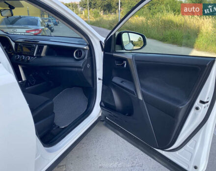 Білий Тойота РАВ 4, об'ємом двигуна 2.23 л та пробігом 158 тис. км за 15400 $, фото 28 на Automoto.ua