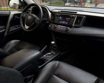 Білий Тойота РАВ 4, об'ємом двигуна 2.23 л та пробігом 250 тис. км за 15500 $, фото 5 на Automoto.ua